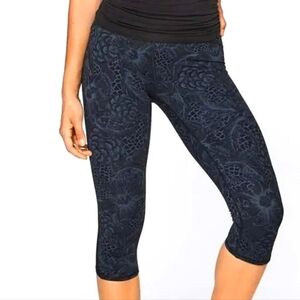 Lululemon Train Times Crop 17" Nouveau Mach Blue Black